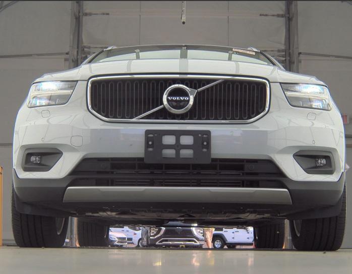 used 2021 Volvo XC40 car, priced at $28,900