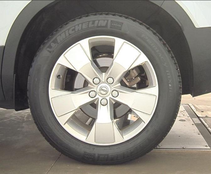 used 2021 Volvo XC40 car, priced at $28,900