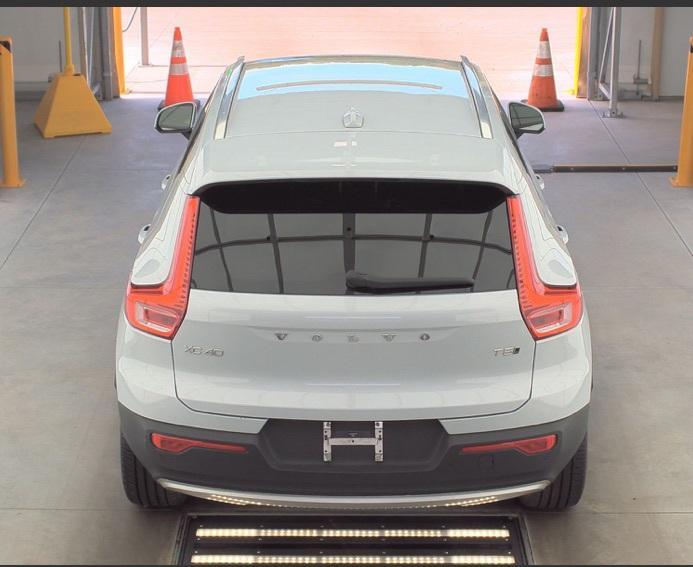 used 2021 Volvo XC40 car, priced at $28,900