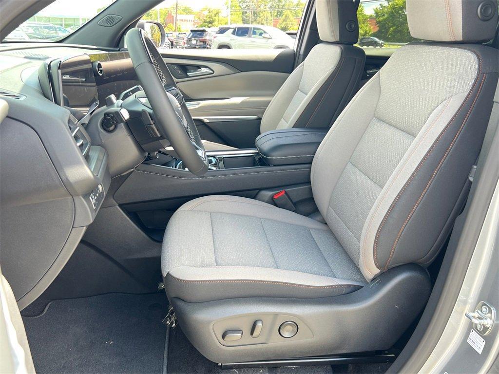 new 2026 Chevrolet Traverse car, priced at $48,155