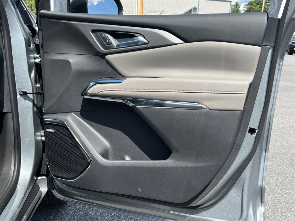 new 2026 Chevrolet Traverse car, priced at $48,155