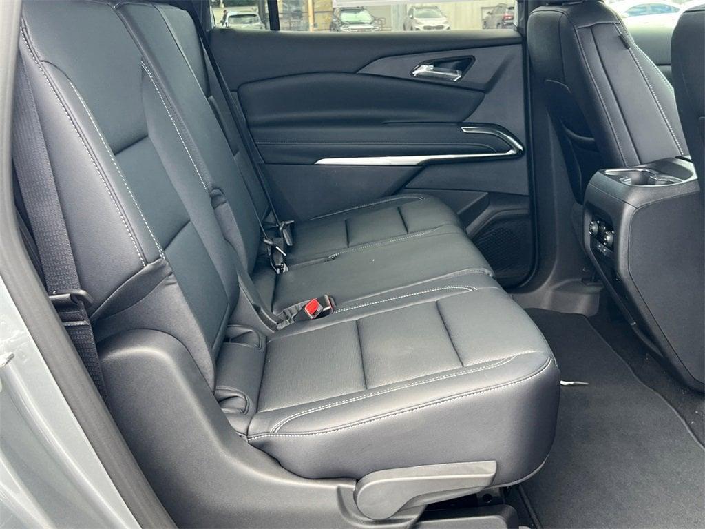 new 2026 Chevrolet Traverse car, priced at $38,195