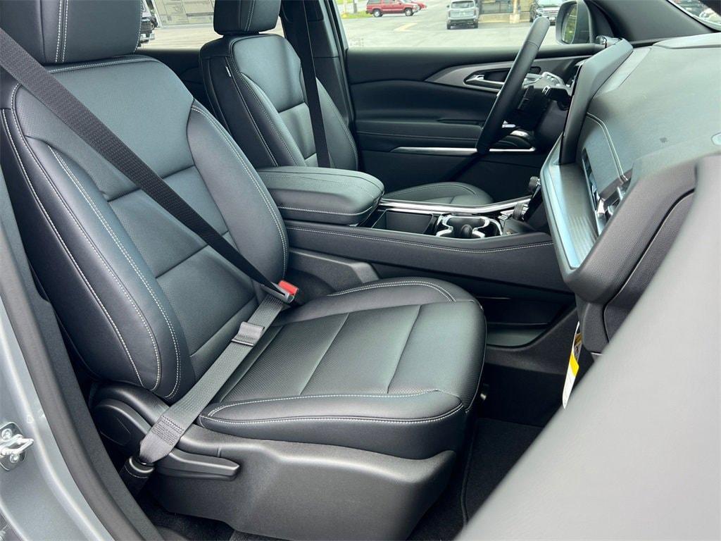new 2026 Chevrolet Traverse car, priced at $38,195