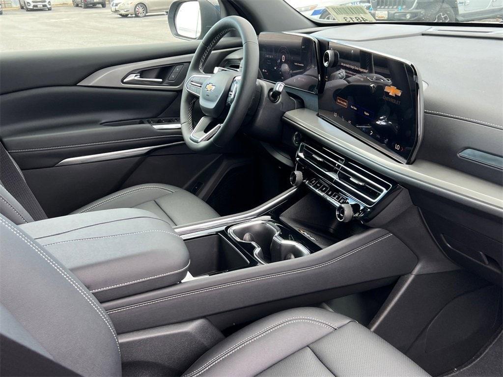 new 2026 Chevrolet Traverse car, priced at $38,195