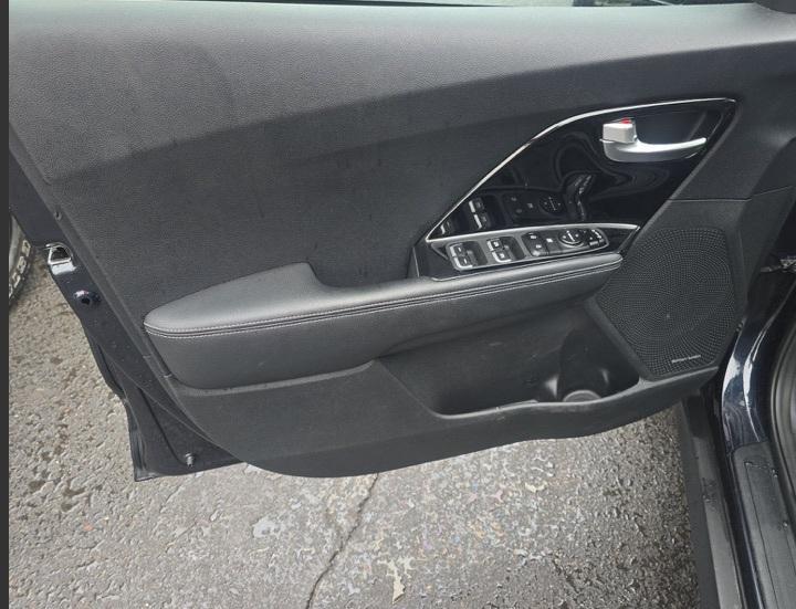 used 2022 Kia Niro EV car, priced at $20,900