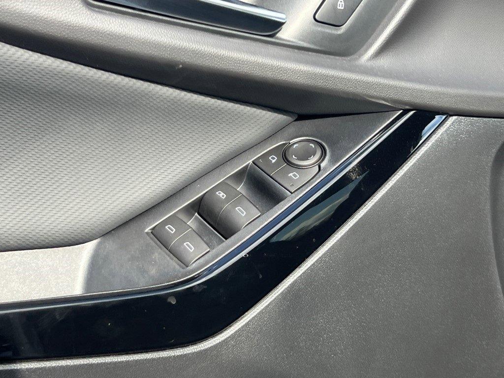 new 2026 Chevrolet Equinox car, priced at $25,995