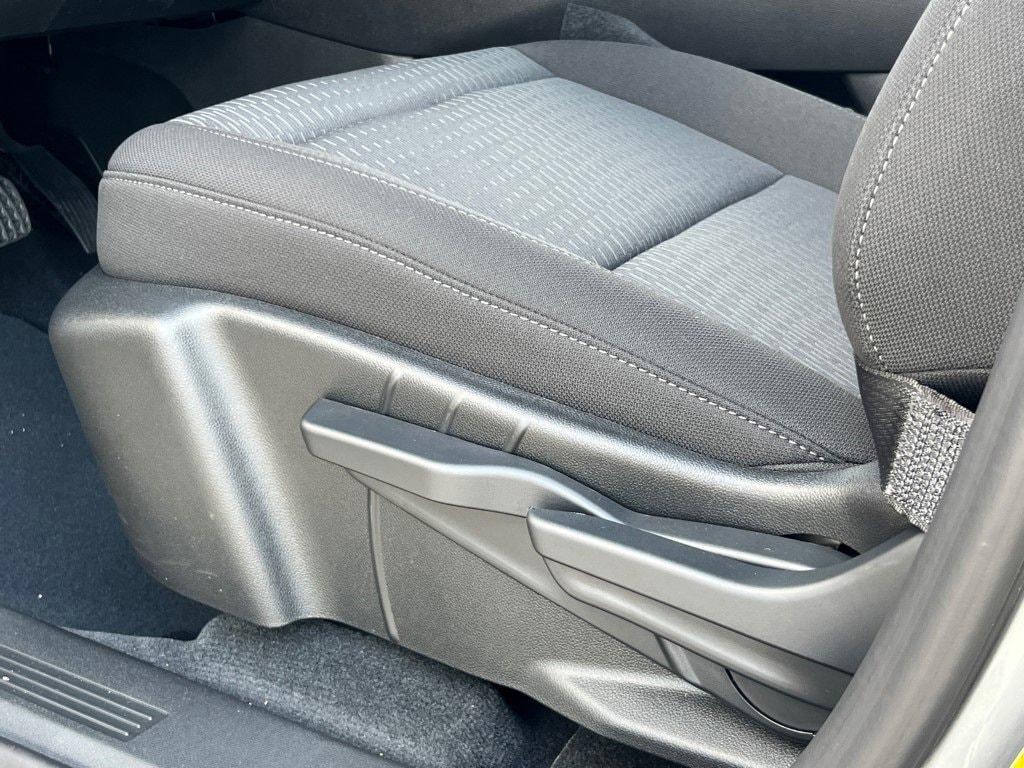 new 2026 Chevrolet Equinox car, priced at $25,995