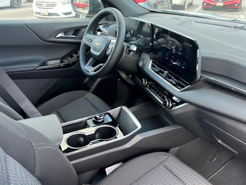 new 2026 Chevrolet Equinox car, priced at $25,995