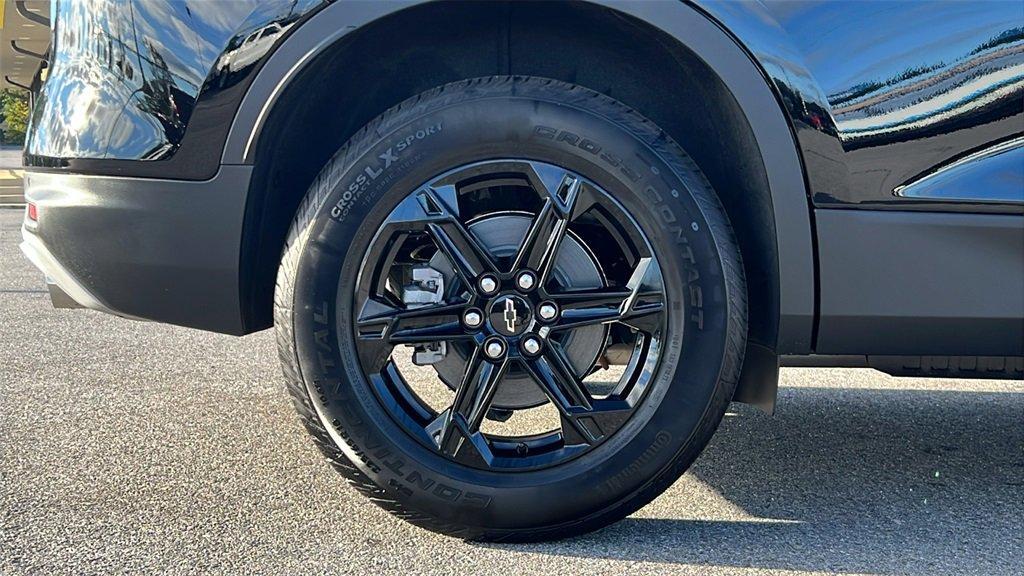 new 2025 Chevrolet Blazer car, priced at $32,080