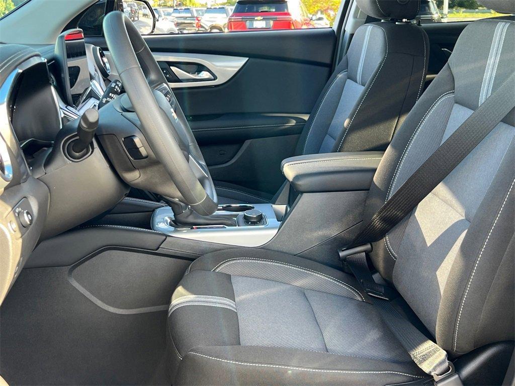 new 2025 Chevrolet Blazer car, priced at $32,080