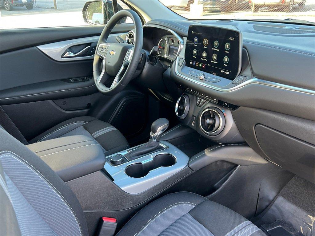 new 2025 Chevrolet Blazer car, priced at $32,080