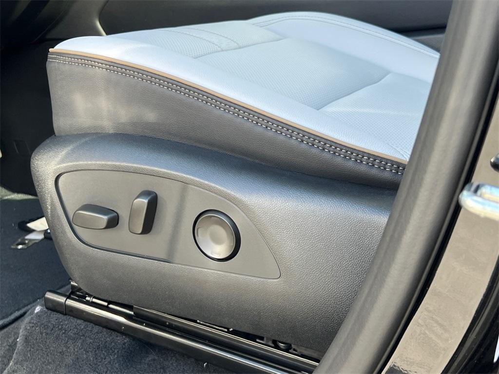 new 2026 Chevrolet Traverse car, priced at $58,195