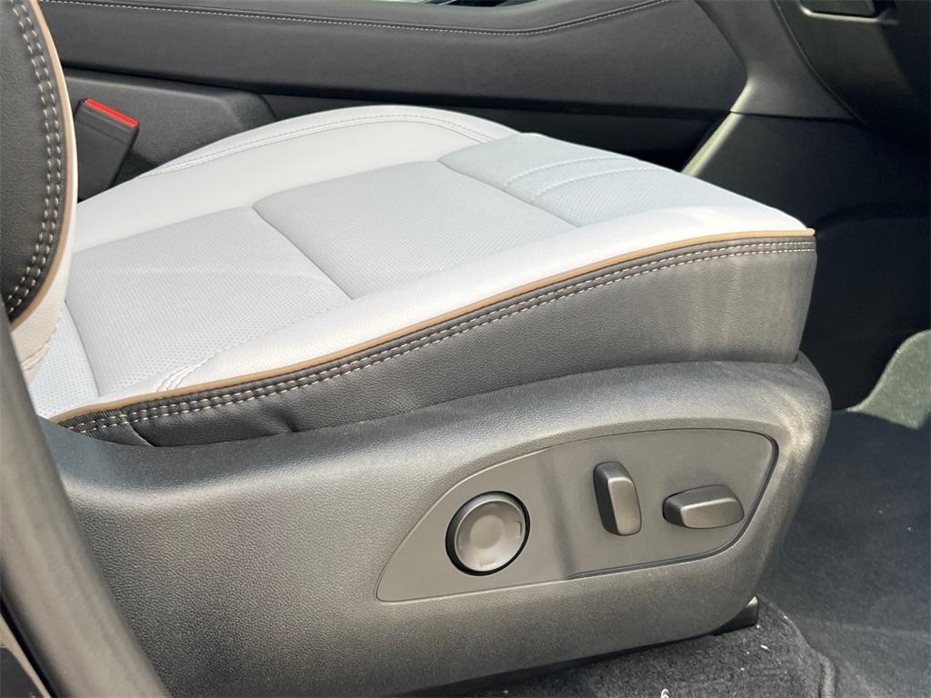 new 2026 Chevrolet Traverse car, priced at $58,195