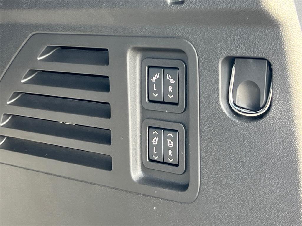 new 2026 Chevrolet Traverse car, priced at $58,195