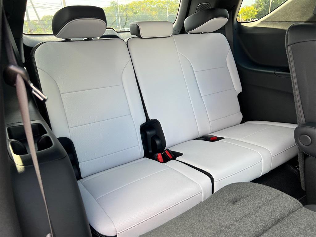 new 2026 Chevrolet Traverse car, priced at $58,195