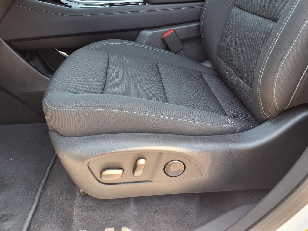 new 2025 Chevrolet Traverse car, priced at $39,995