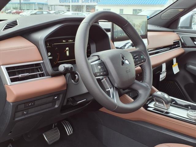 new 2025 Mitsubishi Outlander car, priced at $45,930