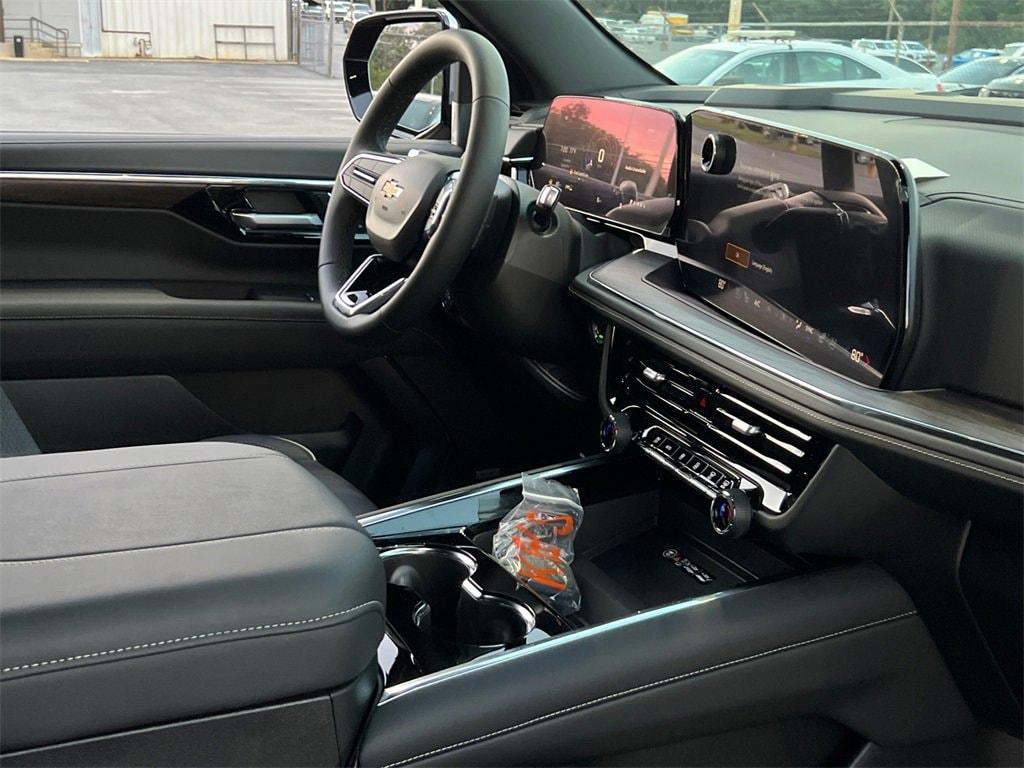 new 2025 Chevrolet Suburban car, priced at $75,695