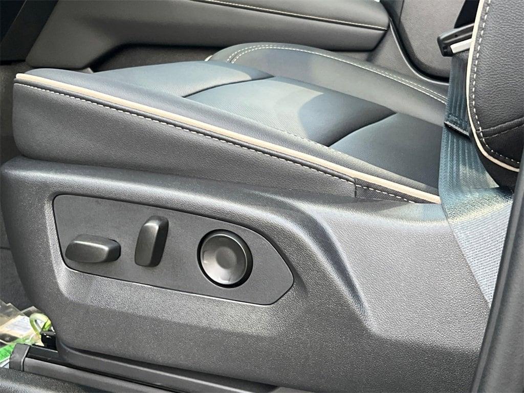 new 2025 Chevrolet Suburban car, priced at $75,695