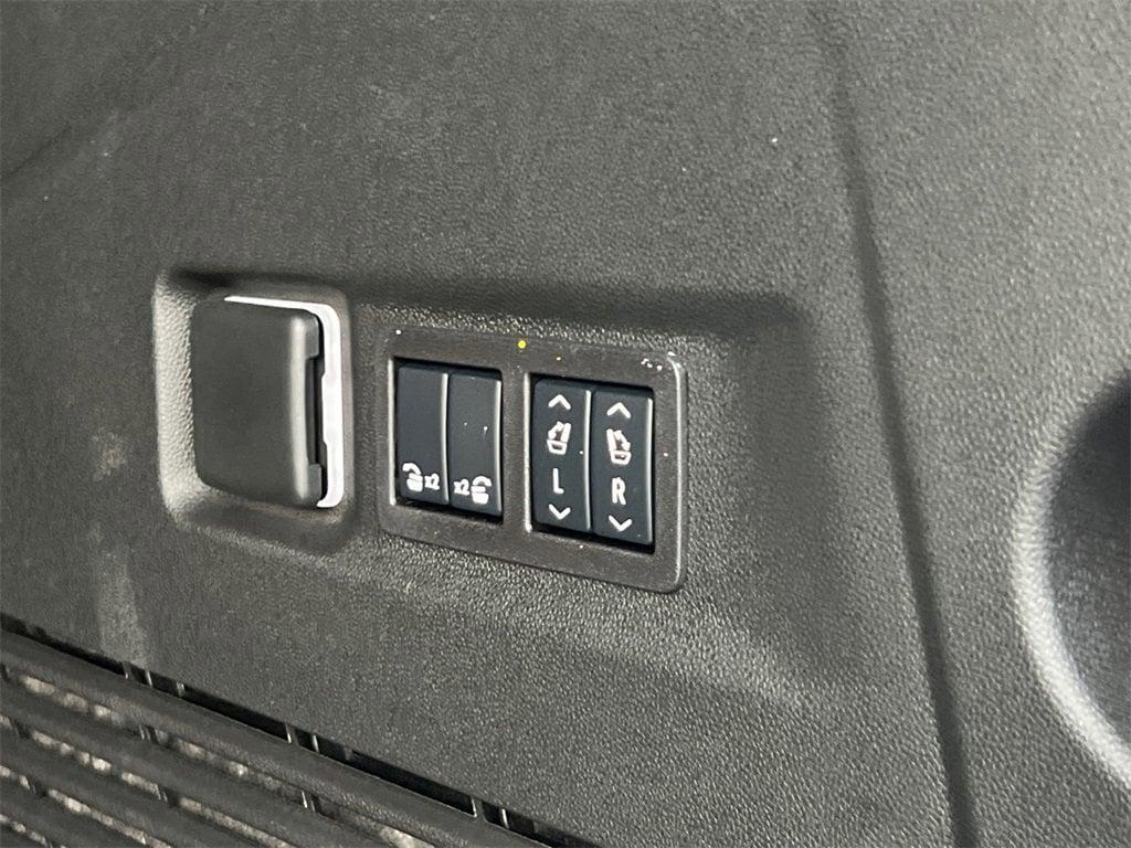 new 2025 Chevrolet Suburban car, priced at $75,695