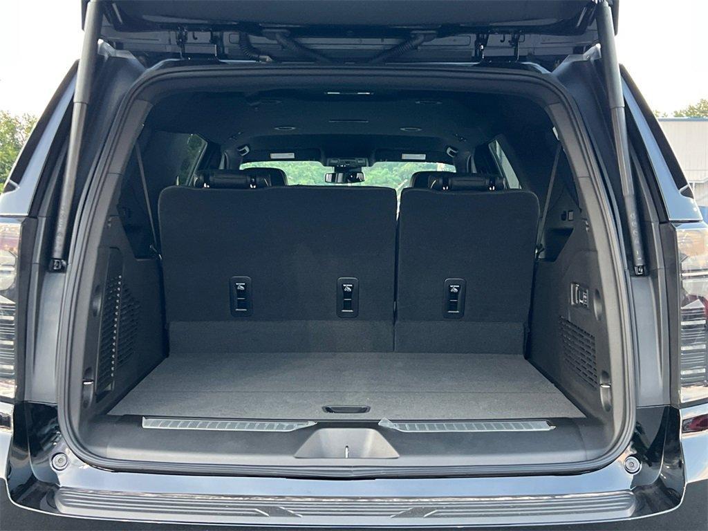 new 2025 Chevrolet Suburban car, priced at $75,695