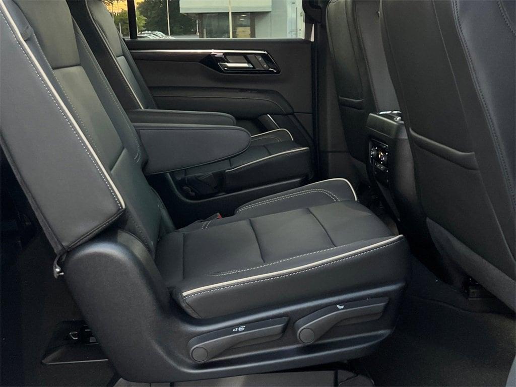 new 2025 Chevrolet Suburban car, priced at $75,695