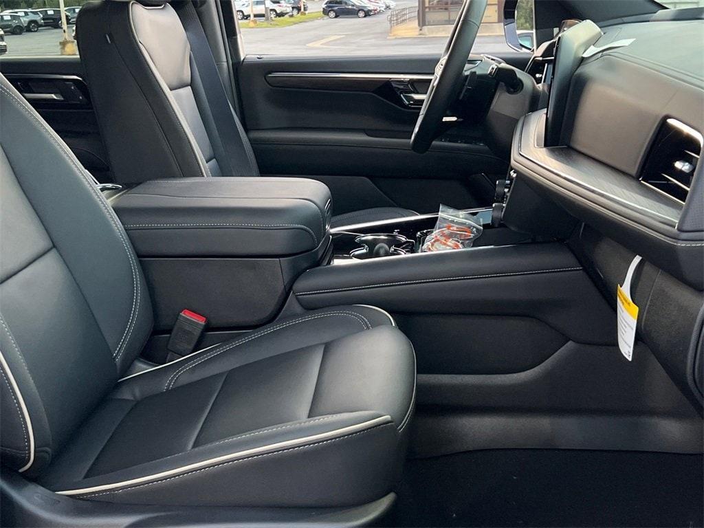 new 2025 Chevrolet Suburban car, priced at $75,695