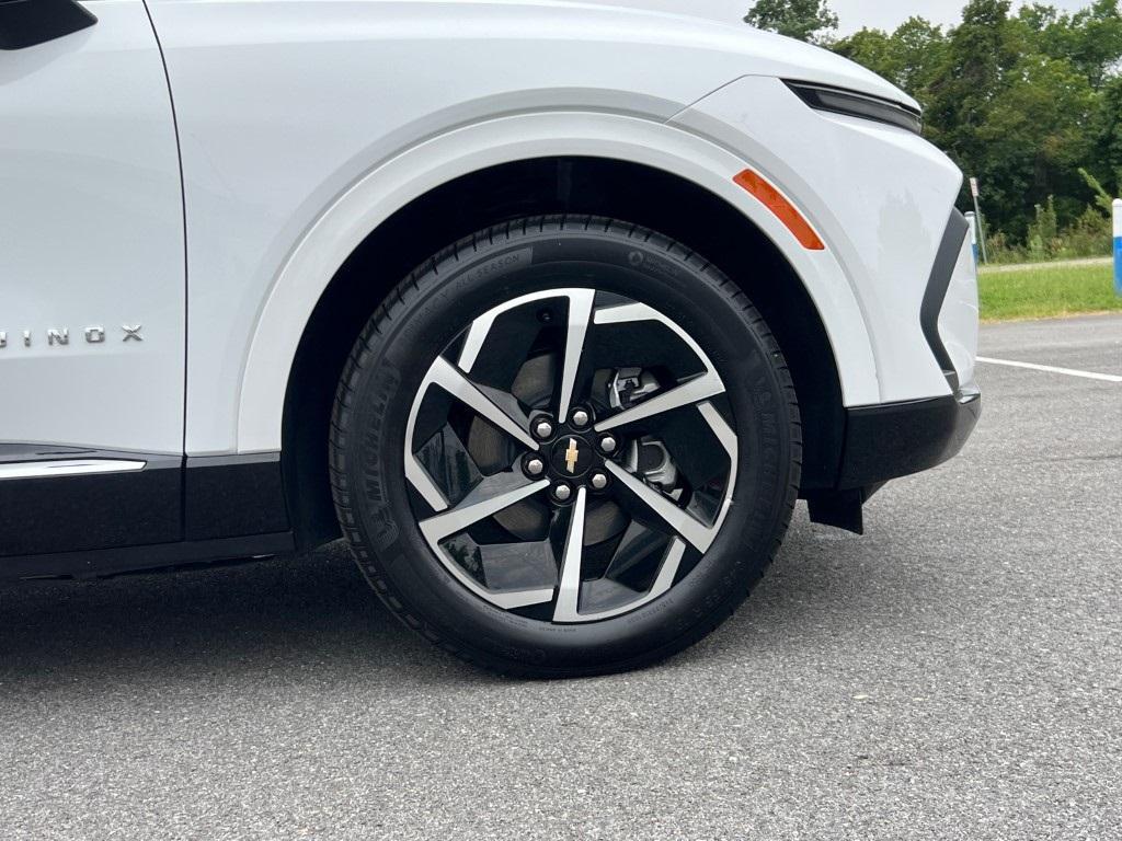 used 2025 Chevrolet Equinox EV car, priced at $24,000