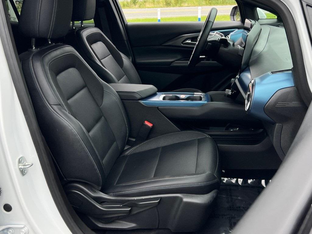 used 2025 Chevrolet Equinox EV car, priced at $24,000