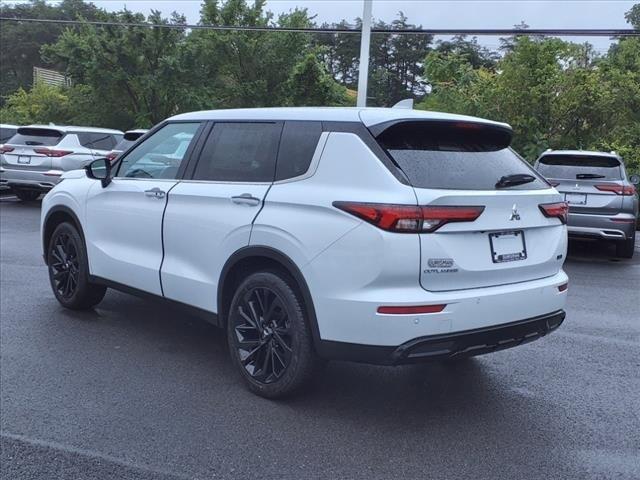 new 2024 Mitsubishi Outlander car, priced at $37,730