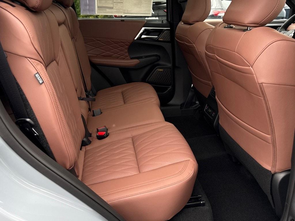 new 2025 Mitsubishi Outlander car, priced at $46,310