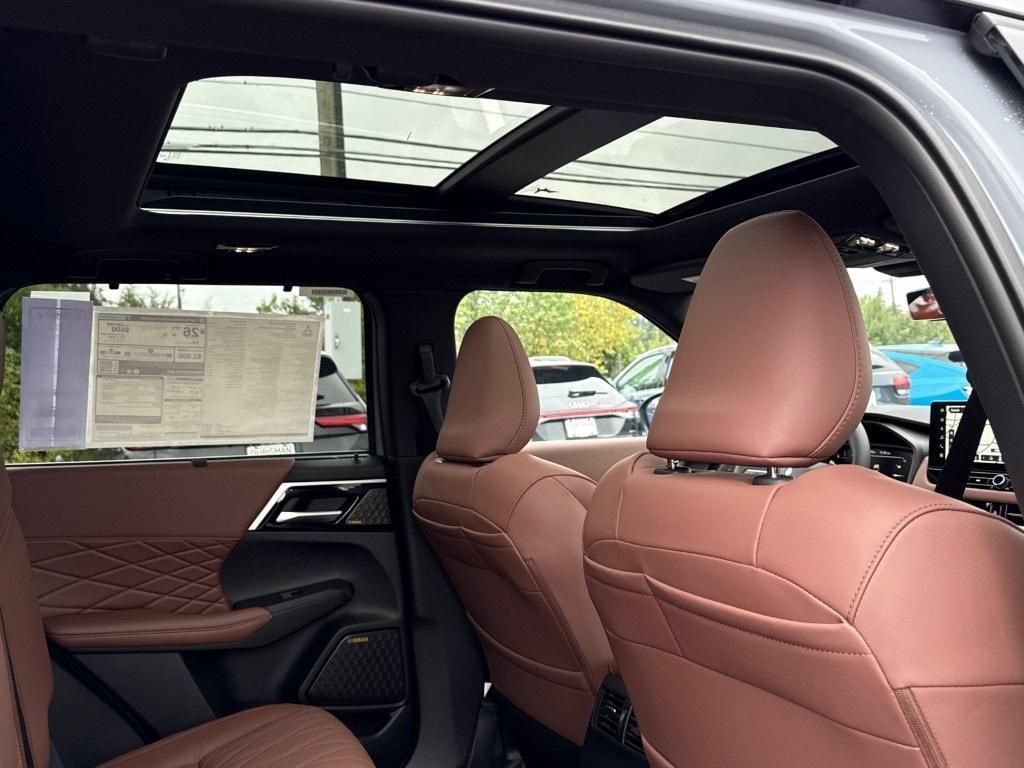 new 2025 Mitsubishi Outlander car, priced at $46,310
