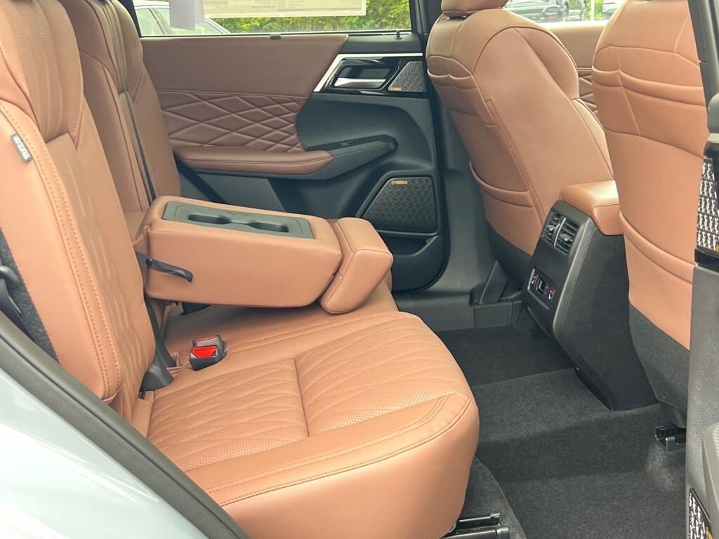 new 2025 Mitsubishi Outlander car, priced at $47,050