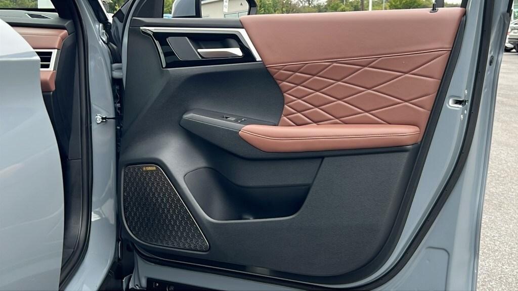 new 2025 Mitsubishi Outlander car, priced at $47,050