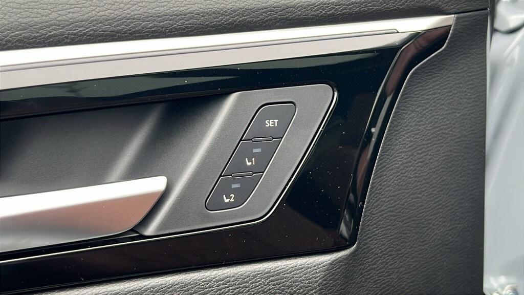 new 2025 Mitsubishi Outlander car, priced at $47,050