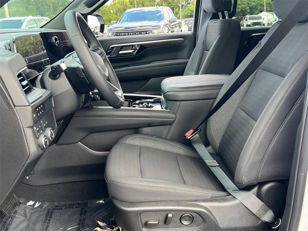 new 2025 Chevrolet Suburban car, priced at $58,595