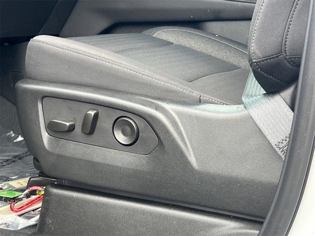new 2025 Chevrolet Suburban car, priced at $58,595