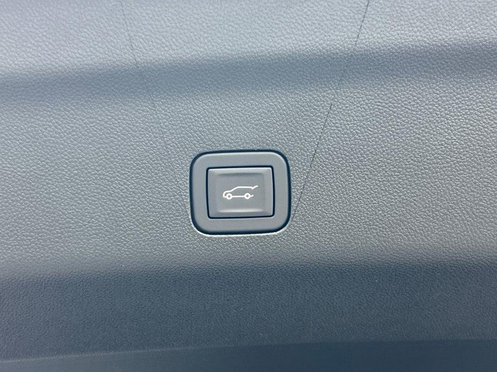 new 2025 Chevrolet Suburban car, priced at $83,880
