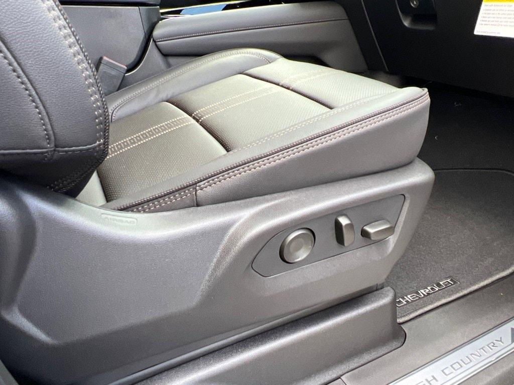 new 2025 Chevrolet Suburban car, priced at $83,880