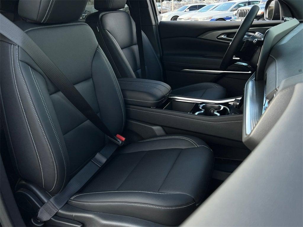 new 2026 Chevrolet Traverse car, priced at $39,920