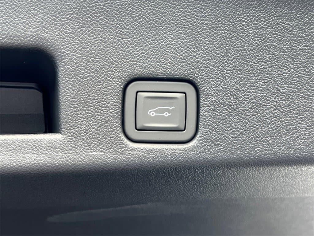 new 2026 Chevrolet Traverse car, priced at $39,920