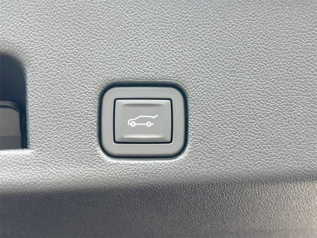 new 2026 Chevrolet Traverse car, priced at $37,415