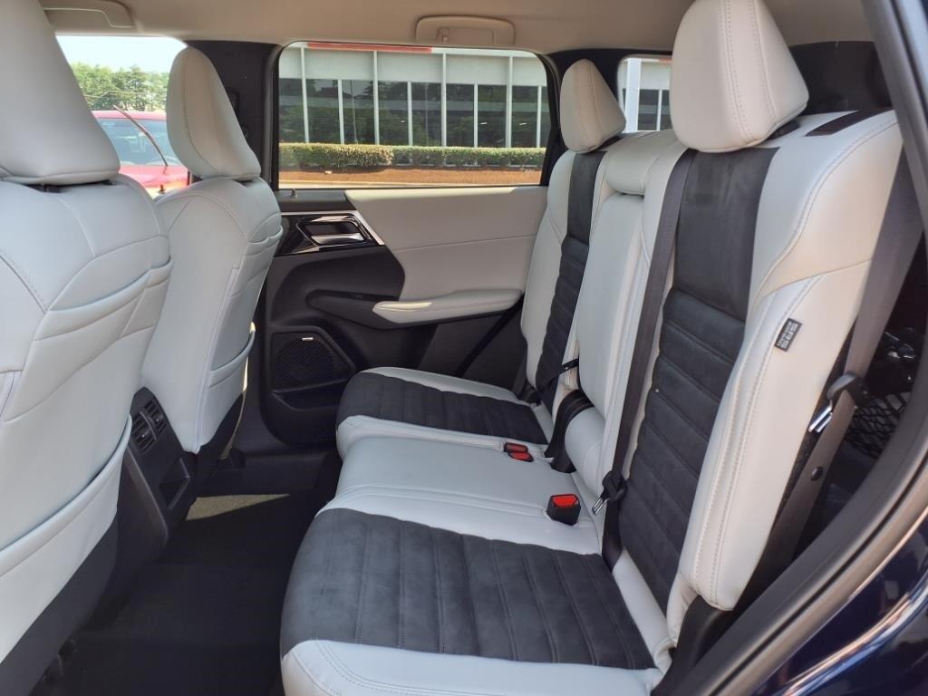 new 2025 Mitsubishi Outlander car