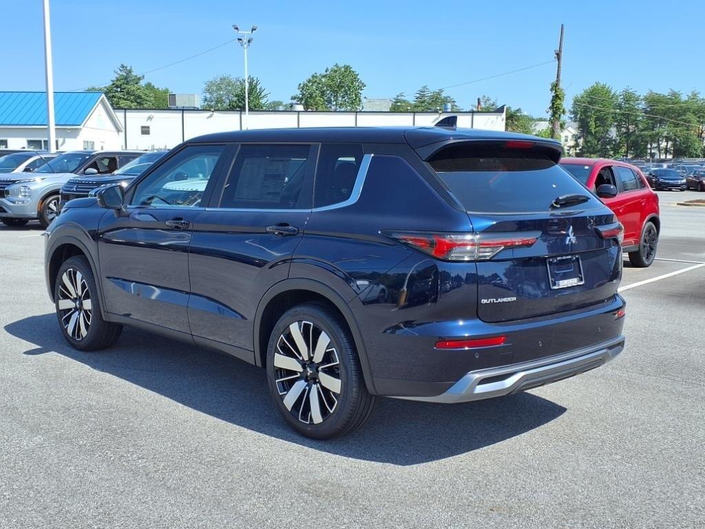 new 2025 Mitsubishi Outlander car