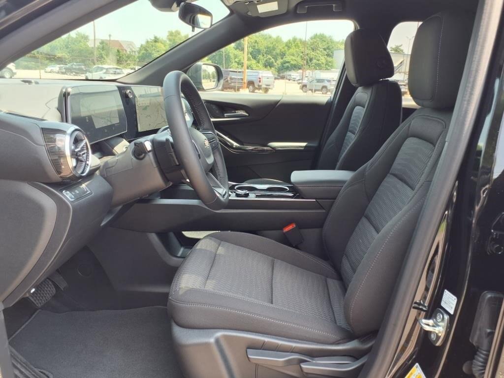 new 2026 Chevrolet Equinox car, priced at $29,295