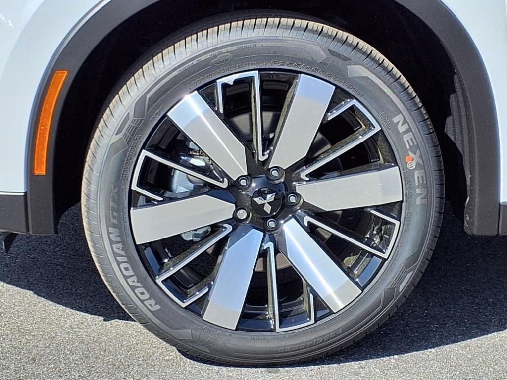 new 2025 Mitsubishi Outlander car, priced at $37,465