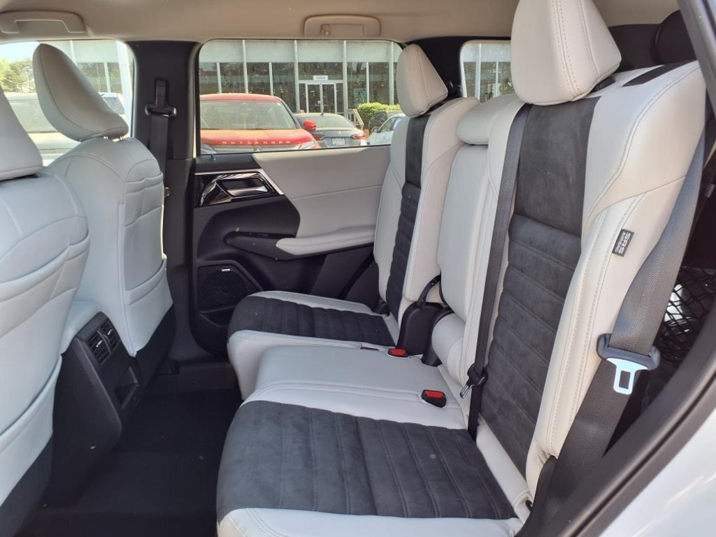 new 2025 Mitsubishi Outlander car, priced at $37,465