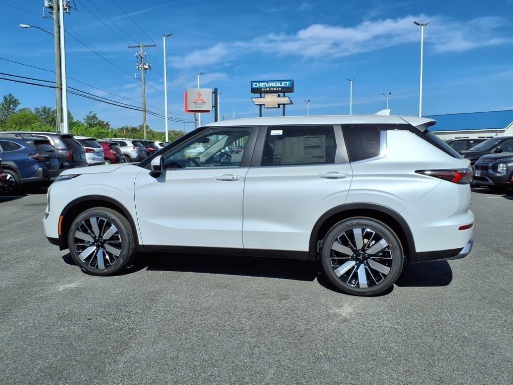 new 2025 Mitsubishi Outlander car, priced at $37,465