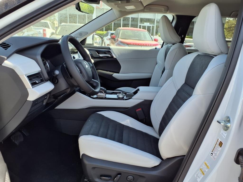 new 2025 Mitsubishi Outlander car, priced at $37,465