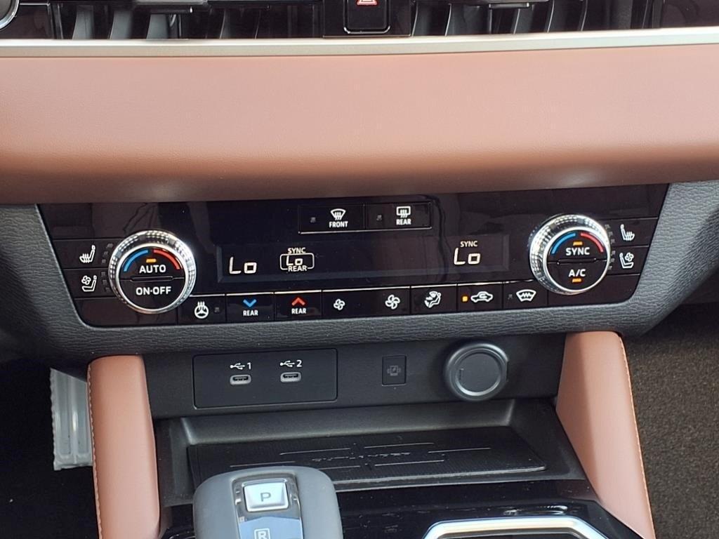 new 2025 Mitsubishi Outlander car, priced at $46,995